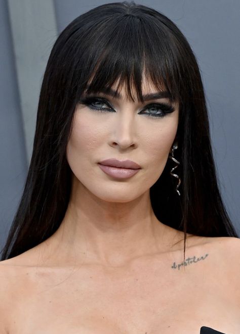 Megan Fox With Bangs, Megan Fox Bangs, Magen Fox Makeup, Megan Fox Bangs Hair, Megan Fox Makeup 2000s, Megan Fox Makeup Smokey Eye, Megan Fox Face, Megan Fox 2022 Hair, Megan Fox Hair Long Dark Brown