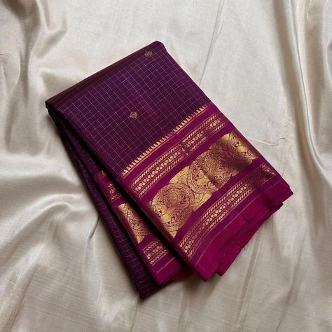 Pure handloom Kanchipuram silk sarees *Silk mark certified* Wine Colour Silk Saree, Kanchi Pattu Saree Wedding, Koorai Saree, Saree Aesthetics, Pattu Sarees Wedding, Saree Colors, Silk Saree Wedding, Pink Blouse Designs, Design Kurti