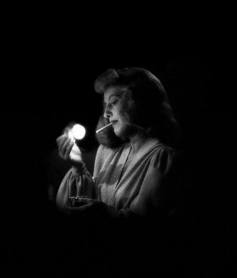 Film Noir Photography, Double Indemnity, Noir Detective, Noir Movie, Hollywood Cinema, Barbara Stanwyck, Movie Shots, Dark City, Golden Age Of Hollywood