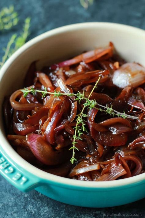 How to make the BEST Balsamic Caramelized Onions using only 5 ingredients, these are mind blowingly good! | joyfulhealthyeats.com #recipes Glazed Onions, Slow Cooker Caramelized Onions, Dinner Ideas Easy Healthy, Quick Easy Dinner Ideas, Caramelized Onions Recipe, Red Onion Recipes, Caramelised Onions, Balsamic Onions, Dinner Recipes Quick