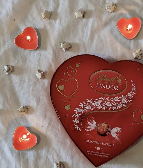 Lindor Chocolate Aesthetic, Lindt Chocolate Aesthetic, Lindt Lindor, Heart Shaped Chocolate, Lindt Chocolate, Hershey Chocolate, Chocolate Hearts, Chocolate Truffles, Love Languages