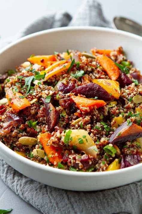 Roasted Carrots And Onions, Lentil Chili Recipe, Roasted Carrot Salad, Unique Salad, Potluck Side Dishes, Roasted Carrot, Veggie Snacks, Cooking Black Beans, Carrot Salad