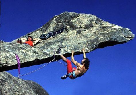 Wolfgang Güllich, Kurt Albert on German Photo Route, Hueco Tanks. 1988 Catherine Destivelle, Climbing Tips, Climbing Technique, Free Climb, Climbing Girl, Trad Climbing, Sport Climbing, Climbing Gear, Outdoor Climbing