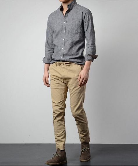 What You Should Wear On a First Date Clarks Men Outfit, Clarks Desert Boot Outfit Men, Desert Boots Men Outfit, Clarks Outfit, Chinos Men Outfit, Boots Men Outfit, Boots Outfit Men, Minimalist Fashion Men, Mens Casual Dress Outfits