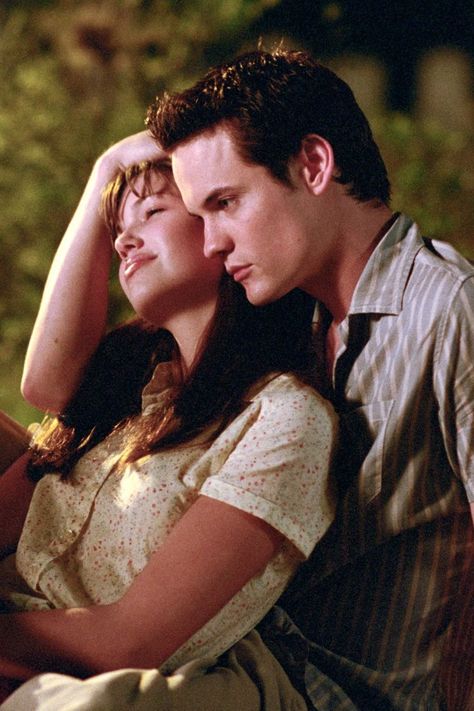 Teen Romance Movies, Film Romance, A Walk To Remember, Shane West, Beau Film, Teen Movies, I Love Cinema, Mandy Moore, Nicholas Sparks