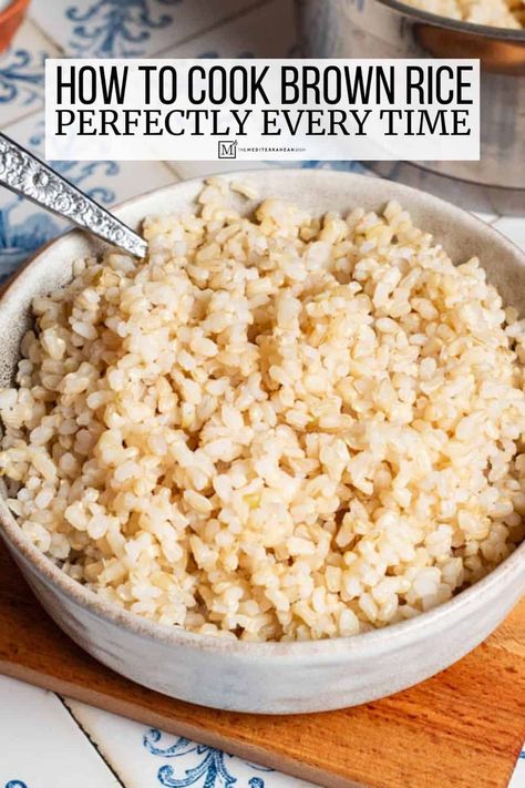 Everything you need to know about brown rice, including how to cook brown rice, is brown rice healthier, and if you should soak brown rice. Brown Rice Recipes Healthy, Cook Brown Rice, Perfect Brown Rice, Brown Rice Cooking, Food Prepping, Rice On The Stove, The Mediterranean Dish, Brown Rice Recipes, Cooking White Rice