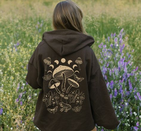 Mushroom Hoodie Aesthetic, Moon Hoodie Aesthetic, Amphibia Drawing, Bleach Hoodie Designs, Moth Hoodie, Bleach Painting, Mushroom Hoodie, Back Of Hoodie, Mushroom Cottagecore