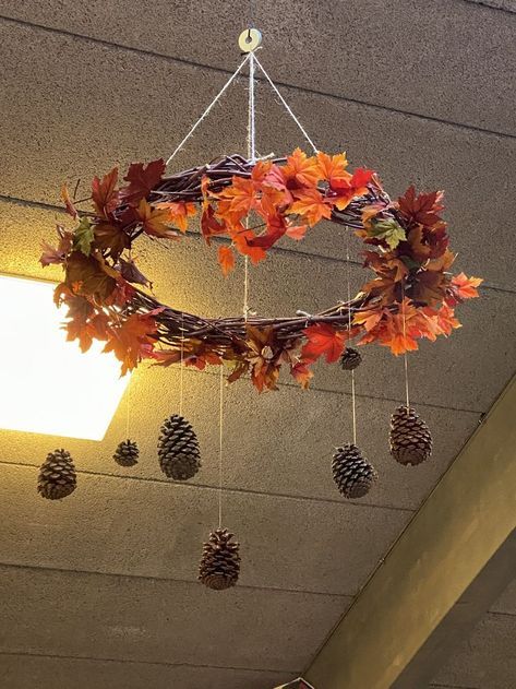 Autumn Classroom Decorations, Modern Front Door Decor, Modern Front House, Kindergarten Decorations, Fall Home Decor Ideas, Preschool Decor, Style For Fall, Fall Classroom Decorations, Art Activities For Toddlers