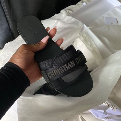 Dior Slides Outfit, Slides Outfit Women, Dior Her, Dior Slides, Purple Fashion Casual, Slides Outfit, Shoe Wishlist, Classy Shoes, Black Slides