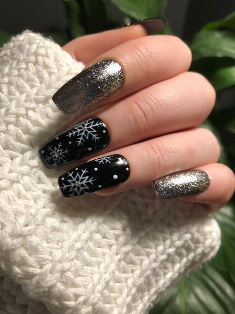 Gel Nails Autumn, Dark Grey Nails, Winter Christmas Nails, Nail Christmas, Year Nails, Nails Autumn, Nails Inspired, Super Cute Nails, Plaid Nails