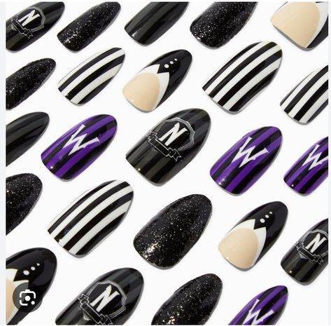 Halloween Nails Addams Family, Wensday Adams Nails Ideas, Wednesday Nails Art, Wednesday Themed Nails, Wednesday Nail Designs, Wensday Adams Nails, Wednesday Addams Nails Ideas, Wednesday Inspired Nails, Wednesday Addams Nail Art