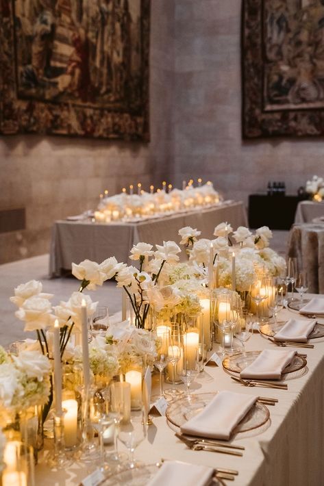 Luxury Wedding Centerpieces Decor, Elegant Dinner Decorations, Romantic Decor Wedding, Contemporary Wedding Decorations, Classy Table Decor Wedding, Art Deco Flowers Wedding, Timeless Reception Decor, Modern Italian Wedding Decor, Wedding Florals Centerpiece