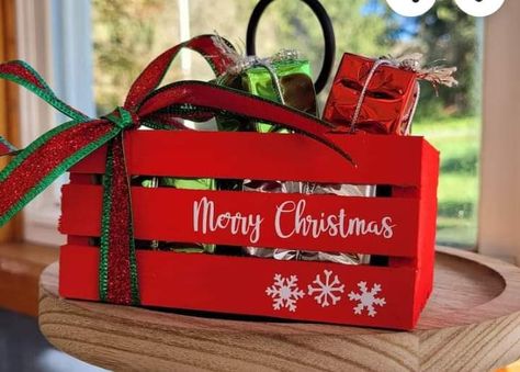 Christmas Wood Box Decor, Christmas Vinyl Gifts, Wooden Crate Crafts, Mini Crate Ideas, Wood Crate Gift Basket, Mini Wood Crate Ideas, Dollar Tree Wooden Crate, Dollar Tree Mini Crate Ideas, Crate Crafts Diy