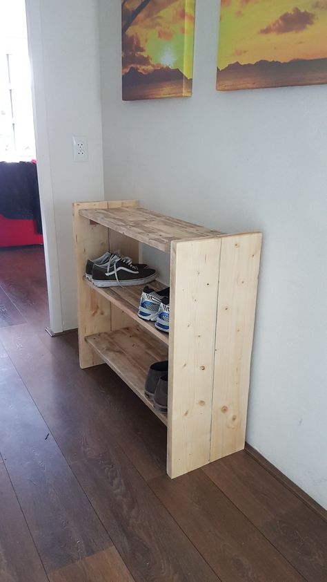 Shoe Rack Pallet Diy, Shoe Rack Diy Wood, Wood Shoe Shelf, Homemade Shoe Rack Wood, Diy Wooden Rack, Homemade Shoe Rack Diy, Shoe Rack Diy Ideas, Diy Shoe Rack Easy Cheap, Home Made Shoe Rack Ideas