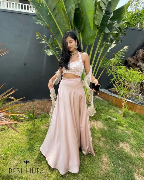 Heavily embroidered blouse paired perfectly with a pastel lehenga and an organza ruffle dupatta Skirt With Blouse, Pastel Lehenga, Ruffle Dupatta, Pose Style, Corporate Outfits, Photo Pose Style, Indian Dress, Indian Clothes, Photo Pose