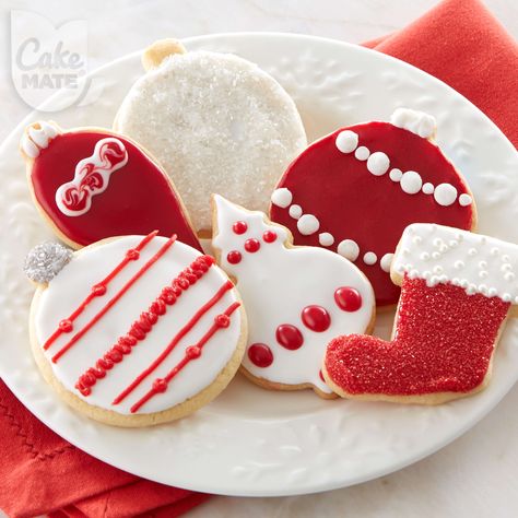 Red & White Christmas Cookies Red And White Christmas Cookies, White Christmas Cookies, Stocking Cookies, Christmas Stocking Cookies, Christmas Cookie Frosting, Winter Holiday Recipes, Christmas Cookie Cake, Cute Christmas Cookies, Decorator Frosting