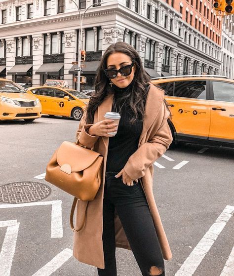 Style A Black Turtleneck, Nyc Fall Outfits, New York Winter Outfit, Mantel Outfit, Camel Coat Outfit, Nyc Winter Outfits, Fall Outfits For Teen Girls, Outfits New York, Nyc Fall