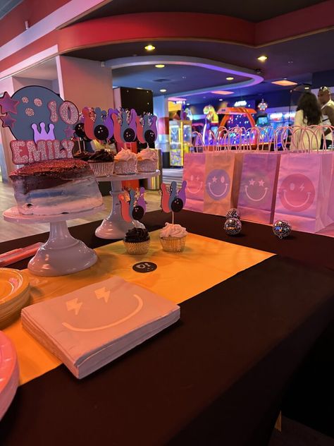 10th Bowling Party for a Tween Girl | Mamallamallama on the weekly Girls Bowling Birthday Party Ideas, 10th Birthday Girl Themes, Bowling Aesthetic, 12th Birthday Party Ideas, Girls Bowling, Birthday 16, Birthday Sleepover Ideas, Preppy Birthday, Birthday Sleepover