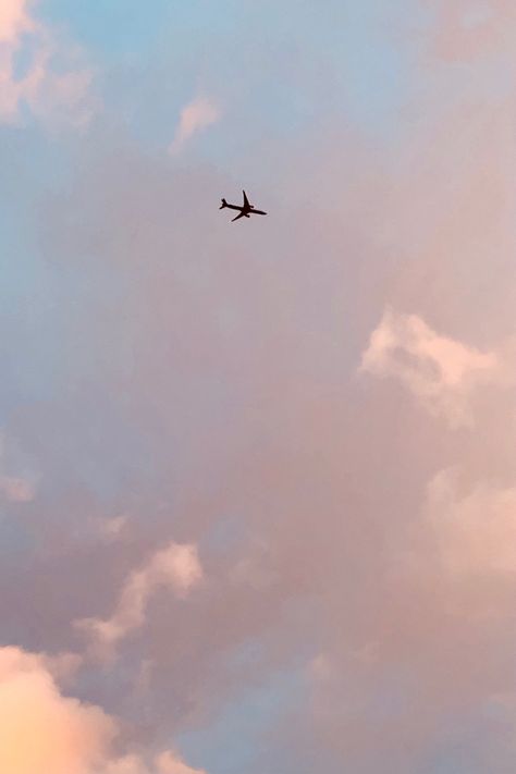 Airplane sky aesthetic Aesthetic Pictures Airplane, Sky With Airplane, Sky Airplane Aesthetic, Airplane In The Sky, Planes In The Sky, Aesthetic Airplane Pictures, Plane In The Sky, Airplane Pictures, Plane Aesthetic