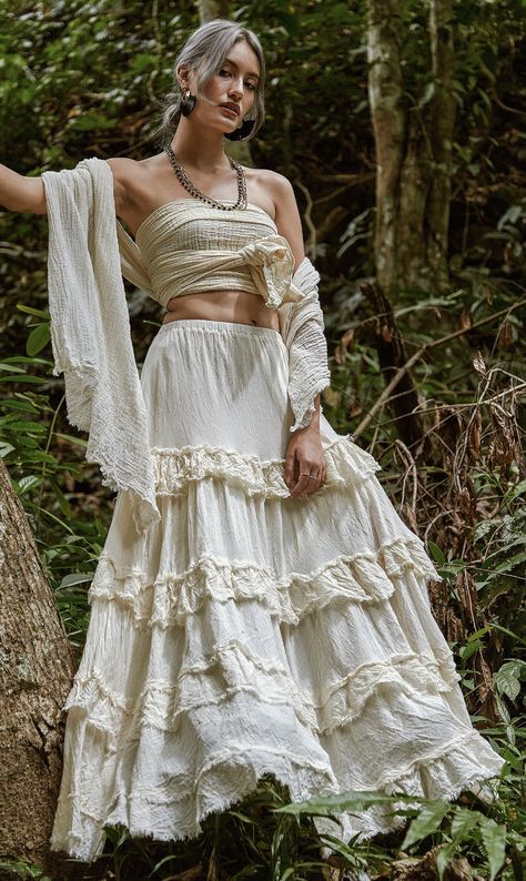 Light Flowy Outfits, Fairy Dresses Aesthetic, Bohemian Outfits Aesthetic, Black Hippie Outfits, Gypsycore Fashion, Earthy Outfits Aesthetic, Flowy Outfits, Fairy Dress Aesthetic, Old Dress