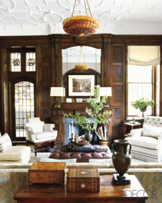 Steven Gambrel Gives a Historic Tudor Home New Life Steve Gambrel, Elle Decor Living Room, Steven Gambrel, Tudor Style Homes, English Tudor, Design Salon, Tudor House, Cream Tones, Tudor Style