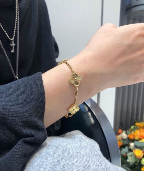 Van Cleef Arpels Gold Bracelet, Classy Gold Bracelet, Van Cleef Gold Bracelet, Van Cleef Bracelet Gold, Gold Van Cleef Bracelet, Van Cleef Alhambra Bracelet, Van Cleef Arpels Bracelet, Van Cleef Alhambra, Van Cleef Bracelet