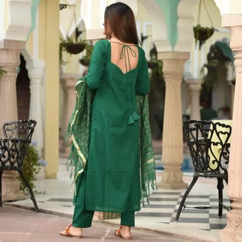 Dori Designs, Kurti Back Neck, Kurti Back Neck Designs, Tassels Fashion Clothing, Plain Suit, Back Neck Design, Salwar Neck Designs, Simple Kurti, Backless Blouse Designs