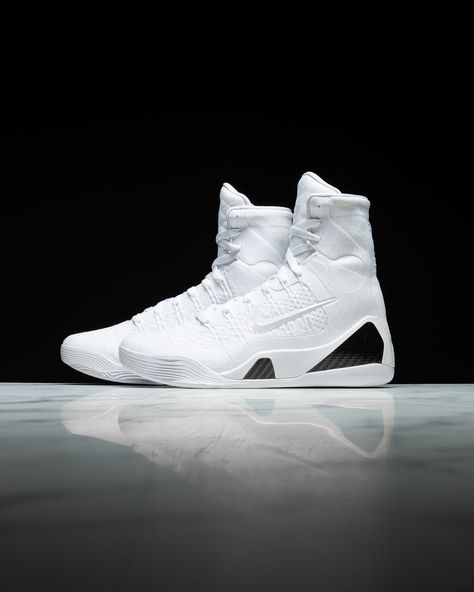 Nike Basketball returns with its annual Kobe “Halo” series, reintroducing the Kobe 9 Elite Protro. This iconic silhouette, the first to feature a Flyknit upper, is crafted in a white colorway with iridescent Swooshes, celebrating Bryant’s lasting impact on both basketball and sneaker culture.   https://sneakerpolitics.com/products/nike-kobe-9-elite-high-protro-halo-white-white Kobe 9 Elite High, All Kobe Shoes, Kobe 10, Halo Series, Kobe 9, Sneaker Culture, Kobe Shoes, Womens Air Jordans, 2024 Color