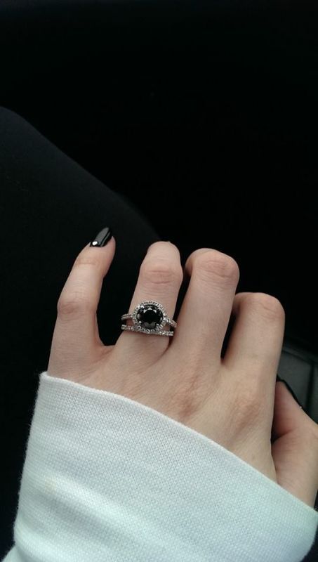 Black Engagement Ring, Goth Wedding, Men Rings, Black Wedding Rings, Dark Wedding, Black Diamond Engagement, Crystals Healing, Black Diamond Ring Engagement, Top Rings