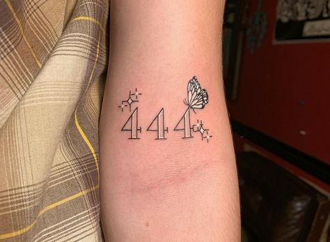 444 Tattoo Ideas, 777 Tattoo, 444 Tattoo, Small Wave Tattoo, Tato Tradisional, Skeleton Hand Tattoo, Incredible Tattoos, Tattoo Font, Tattoo Videos