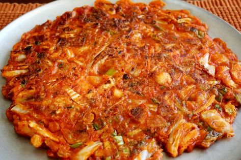 Kimchijeon Recipe, Kimchi Jeon Recipe, Kimchi Pancake Recipe, Korean Pancake Recipe, Kimchi Pancakes, Maangchi Recipes, Kimchi Pancake, Korean Pancake, Popular Side Dishes