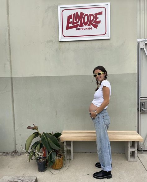 Pretty Pregnant, Cute Maternity Outfits, 사진 촬영 포즈, Pregnancy Looks, Future Mom, Stylish Maternity, Pregnant Woman, Pregnancy Outfits, Mommy Life