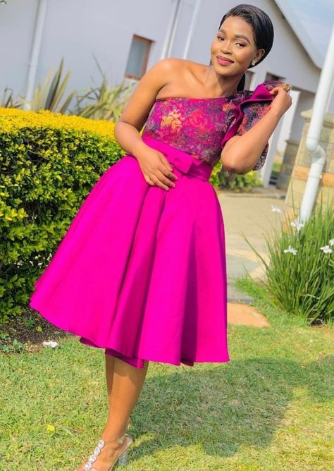 Shivonne Dress Styles, Lobola Outfits Woman Dresses, Sesotho Traditional Dresses, African Traditional Wear, African Traditional Wedding Dress, Shweshwe Dresses, Traditional African Clothing, Best African Dresses, Short African Dresses