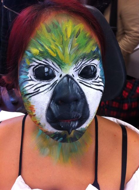 parrot makeup Parrot Makeup, Parrot Costume, Animal Makeup, Face Paintings, Makeup Class, Creative Makeup Looks, Costume Makeup, Creative Makeup, Body Painting