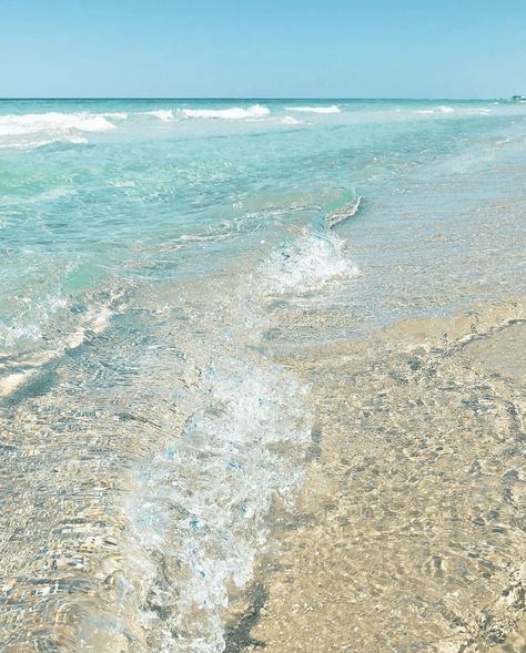 The Best Florida Beaches for Crystal Clear Water - Lazy Locations - Florida Calming Sound, Florida Travel Destinations, Water Vacation, Clear Beaches, Clearwater Beach Florida, Seaside Florida, Water Aesthetic, Color Board, Ocean Vibes