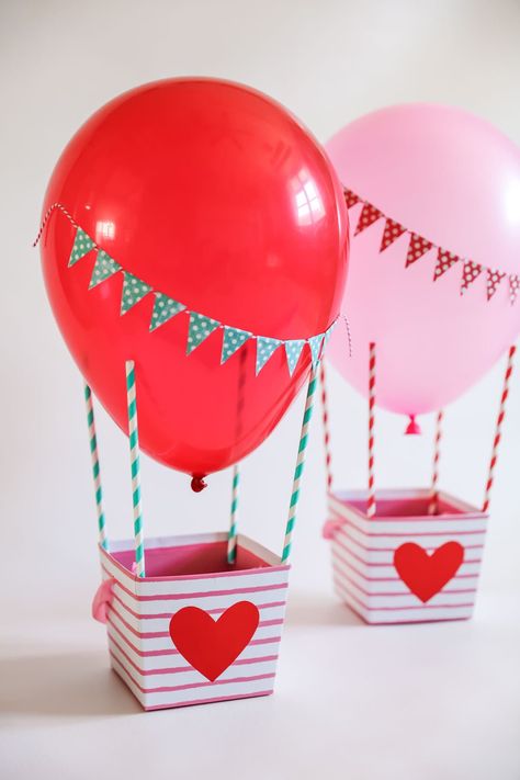 Valentines Box Ideas, Girls Valentines Boxes, Diy Valentines Box, Valentine Boxes For School, Kids Valentine Boxes, Diy Valentines Day Gifts For Him, Valentine Card Box, Valentine Boxes, Valentines Box