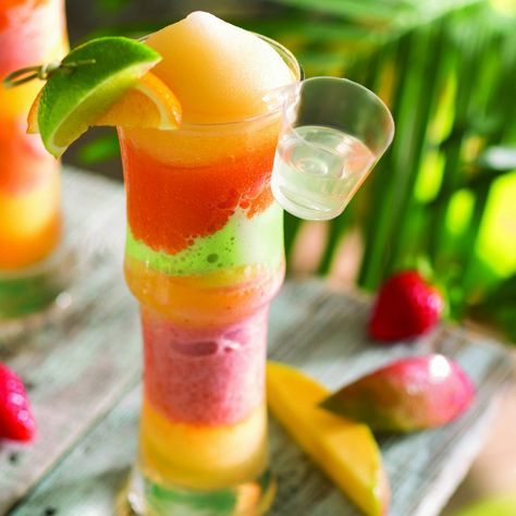 Cool off with a refreshing BahamaRita, courtesy of Bahama Breeze. Tropical Drink Recipes, Scalloped Potatoes Crockpot, Easy Margarita, Halibut Recipes, Bahama Breeze, Mango Margarita, Frozen Margaritas, Bread Pudding Recipe, Tropical Drink