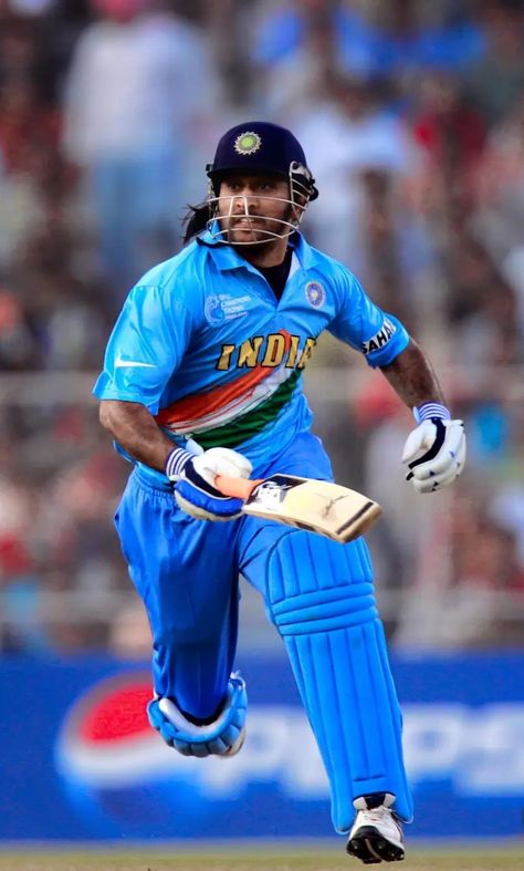 Dhoni Pic, Cricket Books, Bull Images, M S Dhoni, Birthday Husband, Cr 7, Ms Dhoni Wallpapers, Prabhas Pics, Murugan Wallpapers