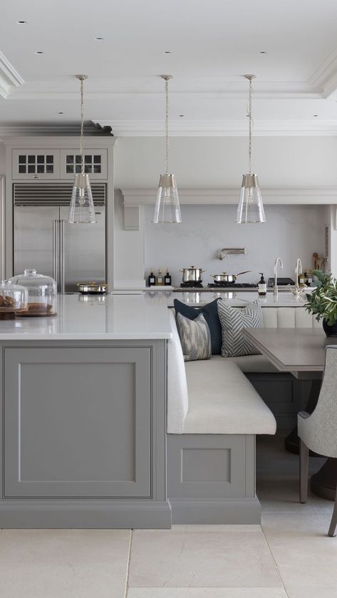 Humphrey Munson | It takes a lot of time and trouble to get it right, but it’s always worth everything you put in and much much more 💫🙌 #humphreymunson | Instagram Spring Home Decor Ideas, Humphrey Munson, Dream Kitchens Design, Kitchen Island With Seating, Cabinetry Design, Kitchen Views, Classic Kitchens, Kitchen Inspiration Design, Kitchen Diner