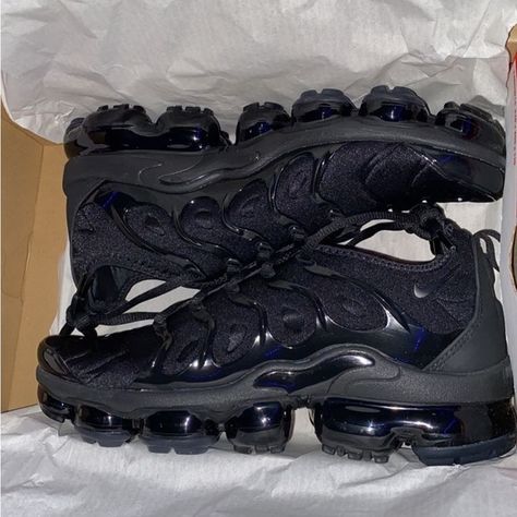 NIKE VAPOR MAXES SIZE 7 Nike Vapor Max Air, Vapor Max Plus, Nike Vapor Max, Air Vapormax Plus, Vapor Max, Nike Air Vapormax Plus, Nike Vapormax, Nike Sale, Nike Vapor