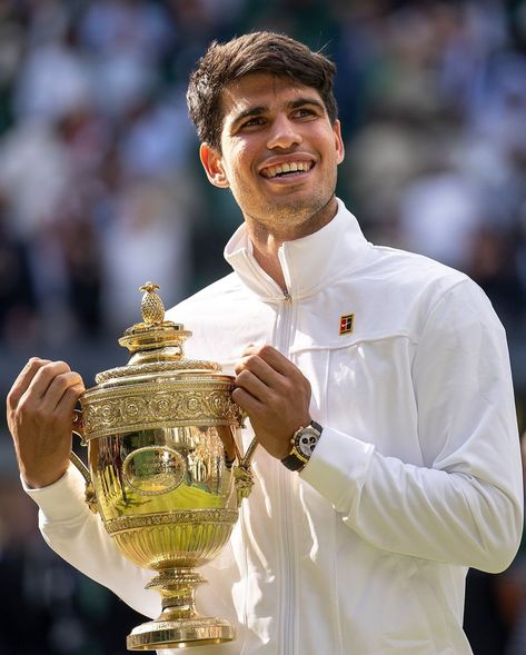 Carlos Alcaraz Spanish Tennis player Wimbledon championships London England Wimbledon champion Carlos Alcaraz 
Wimbledon finals Carlos Alcaraz vs  Novak Djokovic 
Carlos Alcaraz with Wimbledon trophy wallpaper Tennis Federer, Margaret Court, Wheelchair Women, Tennis Event, Carlos Alcaraz, Professional Tennis Players, Tennis Fan, Lawn Tennis, Mr Perfect