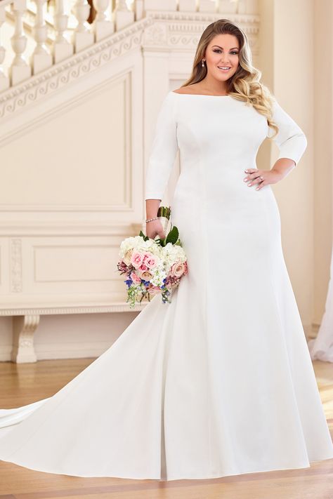 Simple Wedding Dress Casual, Plus Size Wedding Dresses With Sleeves, Simple Bridal Gowns, Martin Thornburg, Plus Wedding Dresses, Plus Size Wedding Gowns, Plus Size Bride, Curvy Bride, Sleeve Wedding Dress