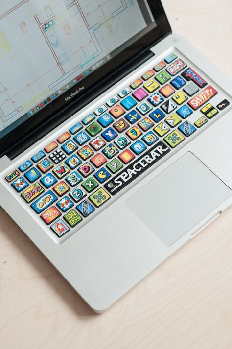 Laptop Design Ideas, Sticker On Macbook, Macbook Decoration Stickers, Macbook Stickers Ideas, Laptop Decoration Ideas, Macbook Cover, Laptop Covered In Stickers Mac Book, Sticker Macbook Case, Mac Book Cover