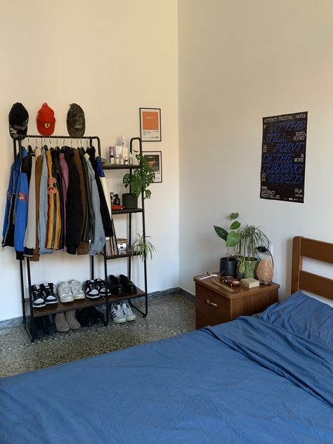 Bedroom decor aesthetic pants clothes shoes posters hats nike adidas frank ocean Frank Ocean Room, Nikes Frank Ocean, Ocean Inspired Room, Hats Nike, Male Room Ideas, Aesthetic Pants, Bedroom Decor Aesthetic, Shoe Poster, Ocean Room