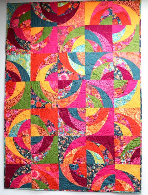 How To Quilt Circles, Material Obsession Quilts, Circle Quilts Patterns Ideas, Quilt Patterns Simple, Quilt Circles, Onion Quilt, Learn To Quilt, Blue Quilt Patterns, Circle Quilt Patterns