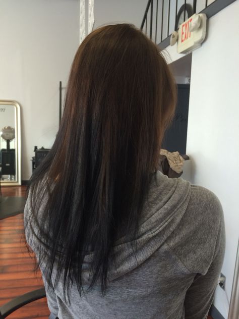 Brown to black reverse ombré Ombre Hair Brown To Black, Reverse Ombre Brown To Black, Black Reverse Balayage, Brown Hair Black Ends, Brown Hair With Black Ends, Reverse Ombre Blonde To Brown, Brown Hair Black Tips, Brown To Black Ombre, Hair Diy Color