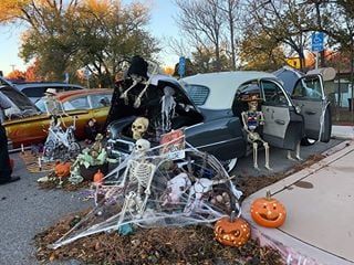 Scary Trunk Or Treat Ideas, Scary Trunk Or Treat, Trunk Or Treat Ideas, Halloween Traditions, Treat Ideas, Garden Route, Halloween Scary, Trunk Or Treat, Car Trunk