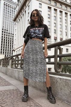 Combat Boot Dress Outfit, Skirt And Combat Boots Outfit, Combat Boots Outfit Summer, Outfits With Graphic Tees, Dress And Combat Boots Outfit, 90s Graphic Tees, Tee Outfit Ideas, Band Tee Outfits, Graphic Tshirt Outfit