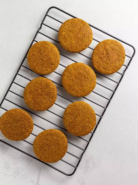 Butternut Squash Cookies {Vegan, Oil-Free} | Foodaciously Maple Squash, Squash Cookies, Butternut Squash Cookies, Recipe Butternut Squash, Butternut Squash Cinnamon, Butternut Squash Puree, Squash Puree, Cookies Vegan, Cinnamon Spice