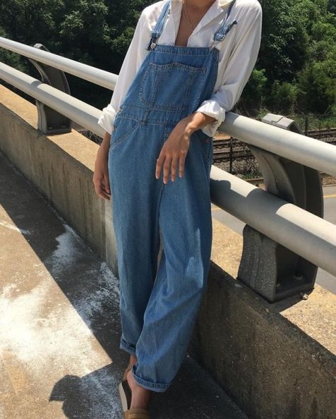 Wearing Overalls, Gardening Outfit, Mode Inspo, Mode Inspiration, Style Blog, Fashion Street, Outfits Casuales, Primavera Estate, Get Dressed